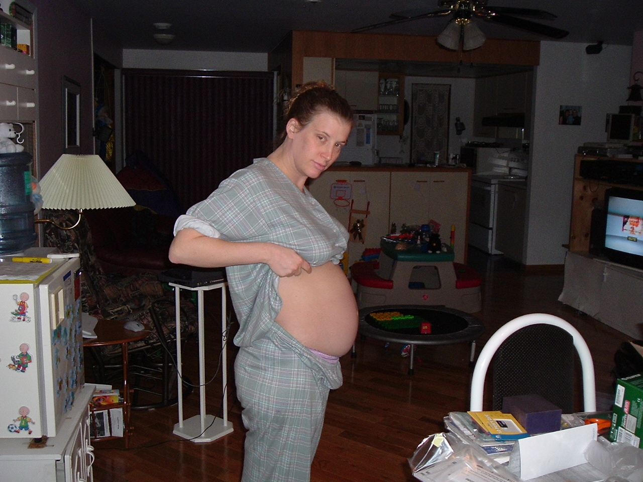 Belly Week 24.jpg, 11/12/2003, 466 kB